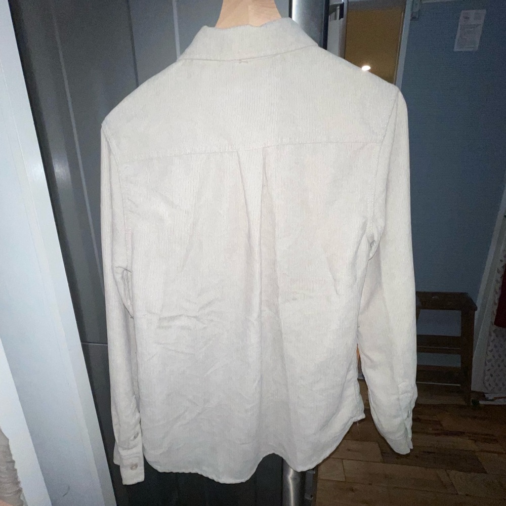 Button down - Picture 2 of 3